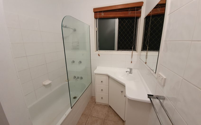 Family Home With So Much To Offer Including A Swimming Pool!