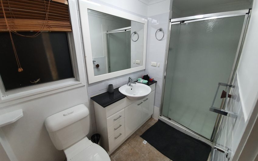 Family Home With So Much To Offer Including A Swimming Pool!