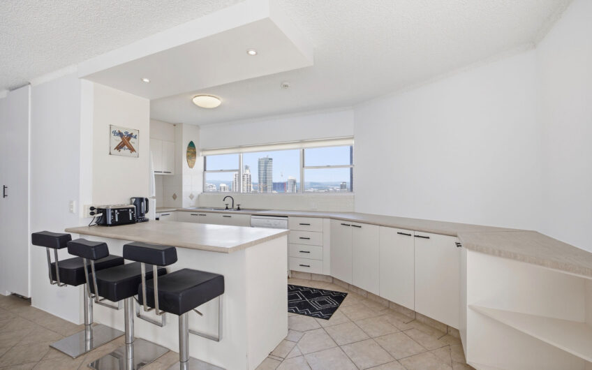 2 bedroom Apartment Fully Furnished with Stunning Ocean Views