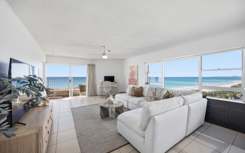 Beach Front 2-Bedroom Apartment – Ocean Views – Surfers Paradise