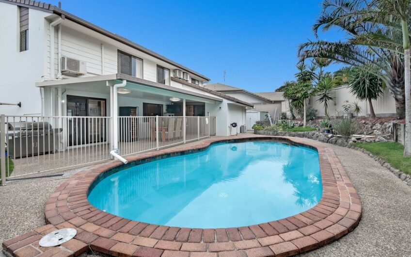 Family Paradise with Pool, Space for the Boat & Endless Room to Relax