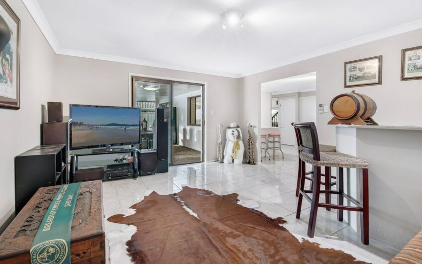 Family Paradise with Pool, Space for the Boat & Endless Room to Relax