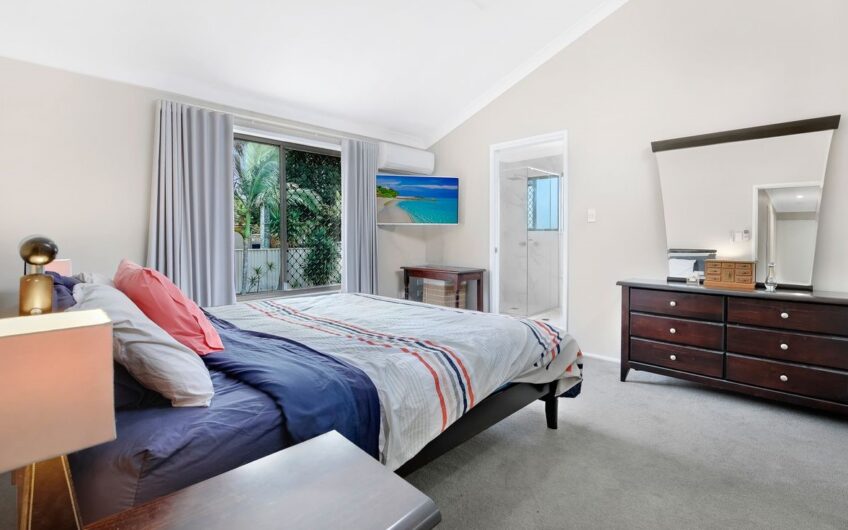 Family Paradise with Pool, Space for the Boat & Endless Room to Relax