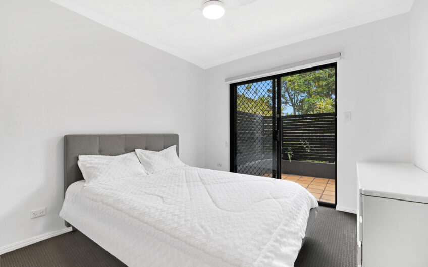 BROADWATER LIFESTYLE + A SMART INVESTMENT — GROUND FLOOR & READY TO GO!