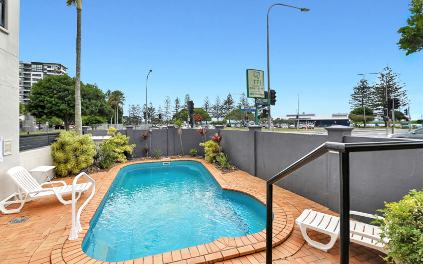 BROADWATER LIFESTYLE + A SMART INVESTMENT — GROUND FLOOR & READY TO GO!